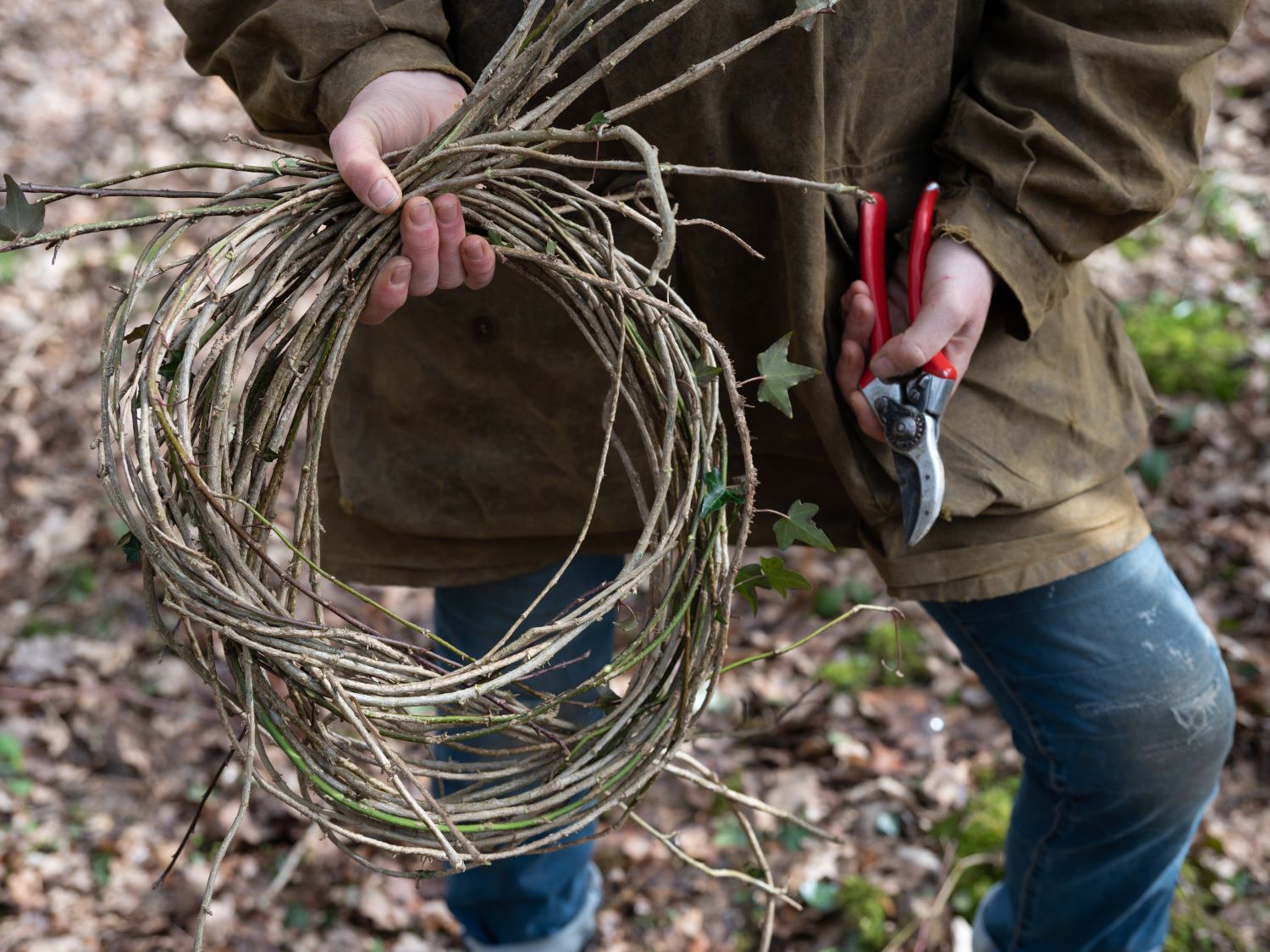 ivy basket making