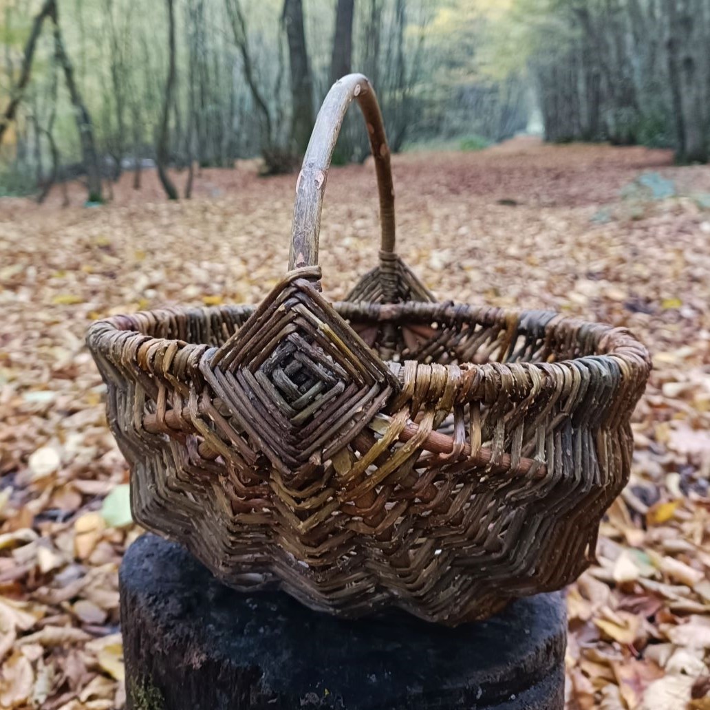 bramble & wild rose frame basket