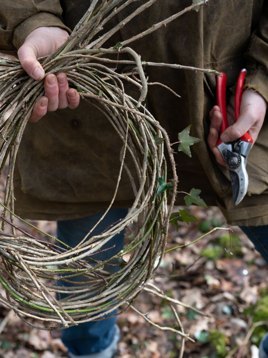 ivy basket making